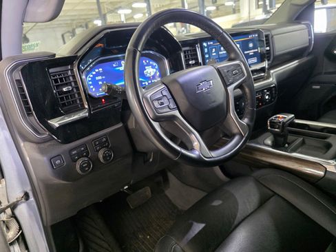 Used 2023 Chevrolet Silverado 1500 LT Trail Boss w/ LT Trail Boss Premium Package AWD/4WD image 17