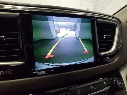 Used 2017 Chrysler Pacifica Touring image 20