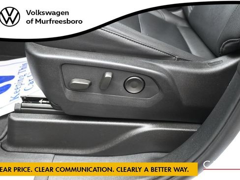 Used 2024 Chevrolet Tahoe LT RWD image 33