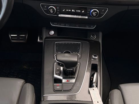 Used 2018 Audi SQ5 Prestige AWD/4WD image 32