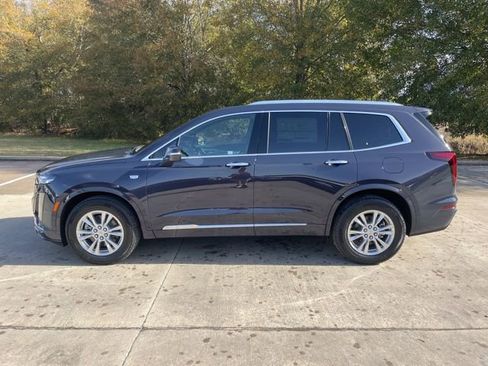 New 2025 Cadillac XT6 Luxury FWD image 2