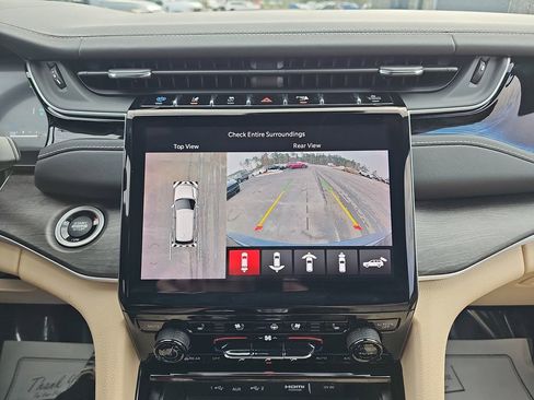 Used 2022 Jeep Grand Cherokee Limited 4xe w/ Luxury Tech Group II image 27