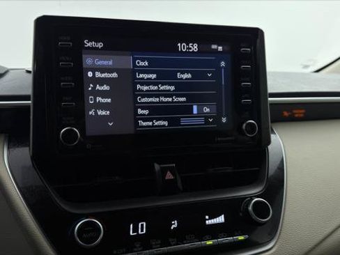 Used 2021 Toyota Corolla LE FWD image 29