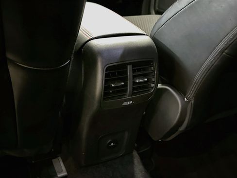 Used 2025 Ford Escape ST-Line Select AWD/4WD image 27