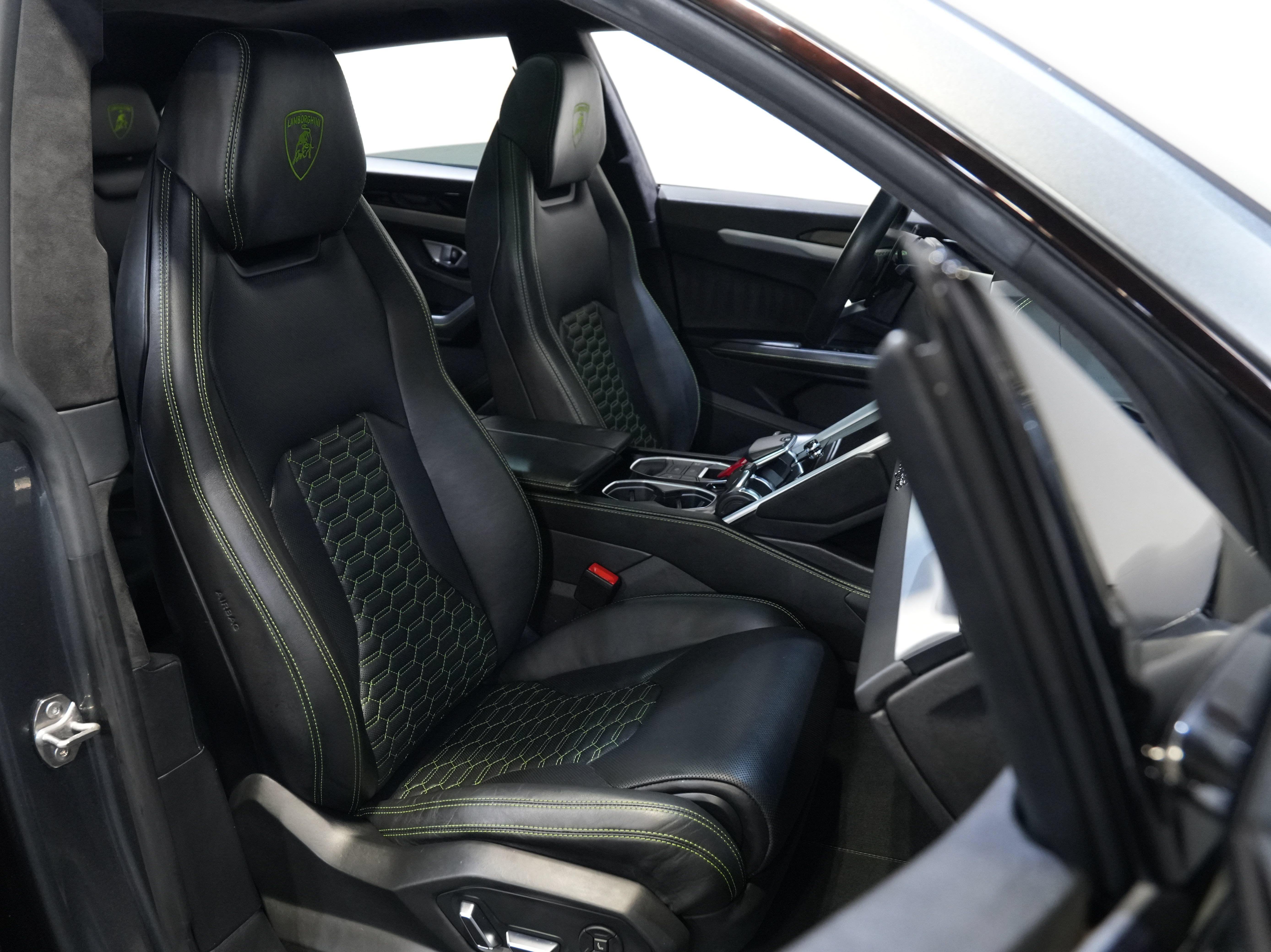 Used 2019 Lamborghini Urus AWD/4WD image 34