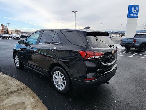 Used 2023 Chevrolet Equinox LS w/ LS Convenience Package image 4