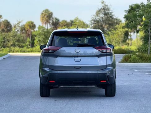 Used 2025 Nissan Rogue SV FWD image 6
