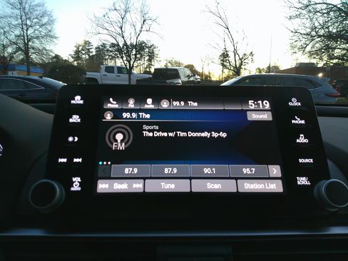 Used 2018 Honda Accord Sport image 24