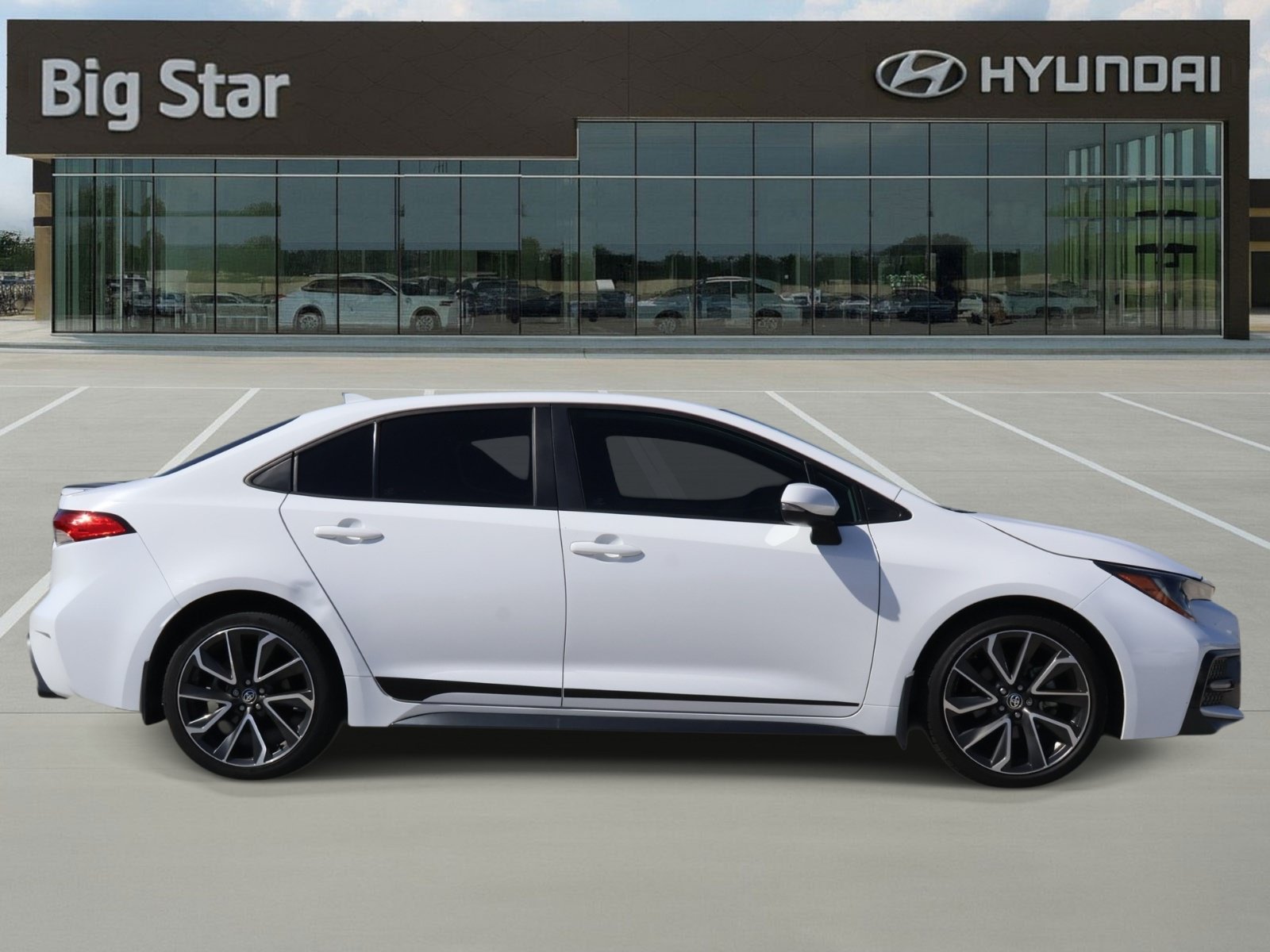 Used 2022 Toyota Corolla SE FWD image 5