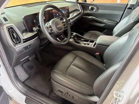 Used 2024 Kia Sorento S w/ Panoramic Sunroof Package FWD image 2