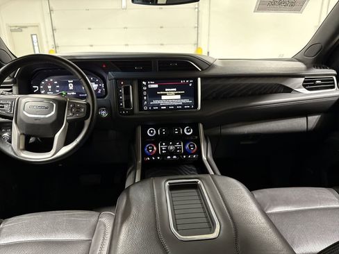 Used 2023 GMC Yukon Denali AWD/4WD image 10