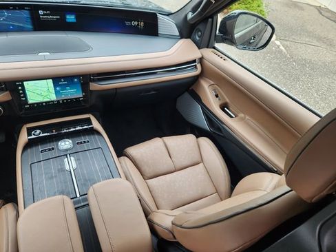 New 2026 Lincoln Navigator L Black Label AWD/4WD image 12