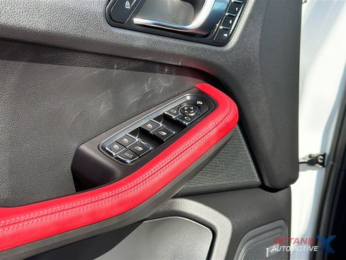 Used 2022 Porsche Macan S AWD/4WD image 18