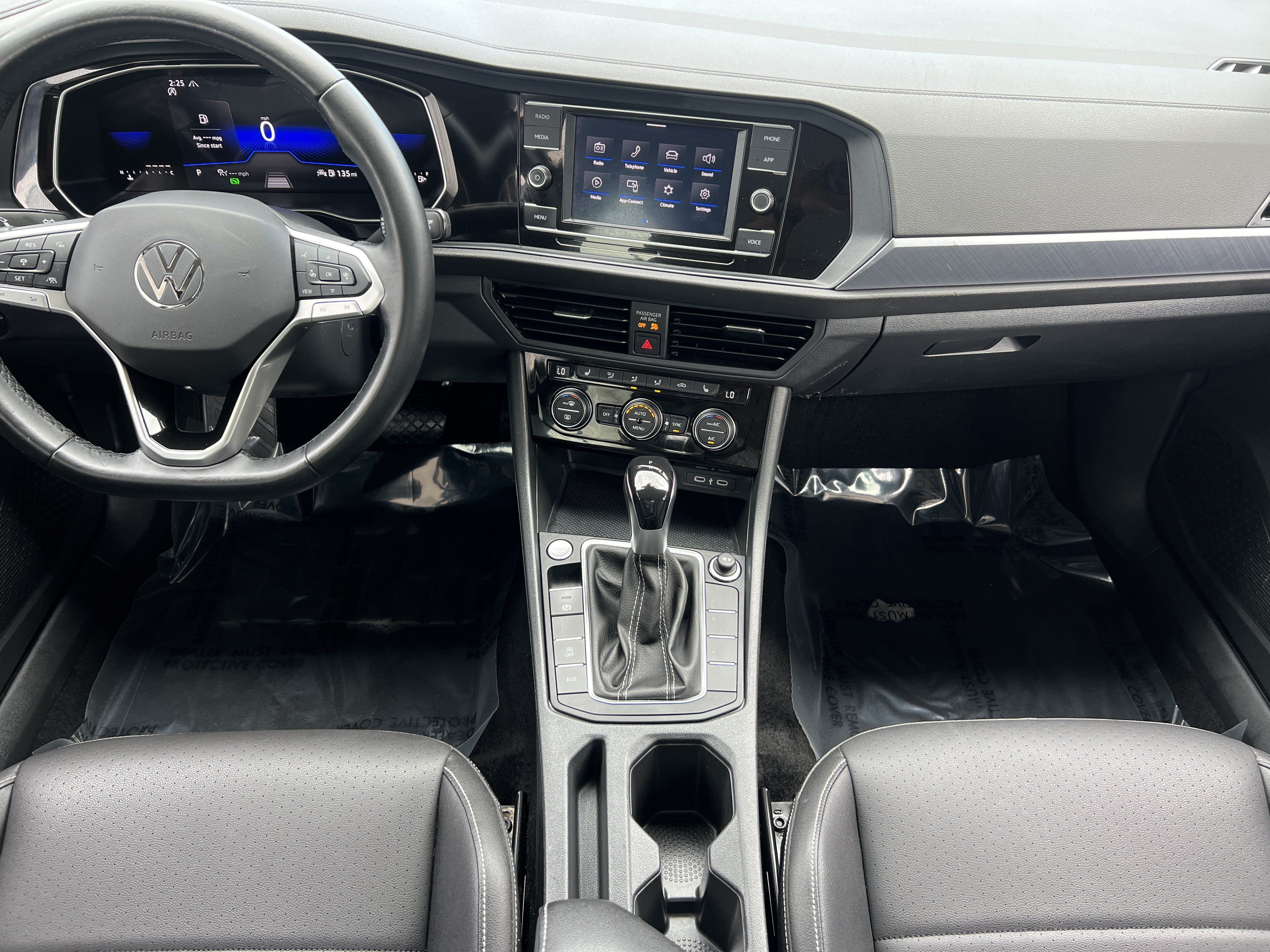 Used 2024 Volkswagen Jetta SE FWD image 32