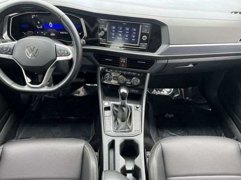Used 2024 Volkswagen Jetta SE FWD image 32