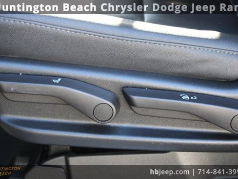 Used 2023 Chevrolet Suburban LT image 39