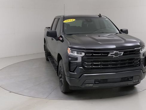 Used 2024 Chevrolet Silverado 1500 RST w/ Z71 Off-Road Package AWD/4WD image 9