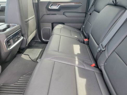 Used 2022 GMC Sierra 1500 Elevation w/ Elevation Premium Package image 17