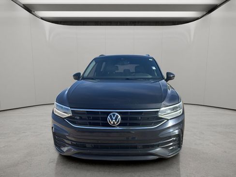 Used 2022 Volkswagen Tiguan SE R-Line image 8