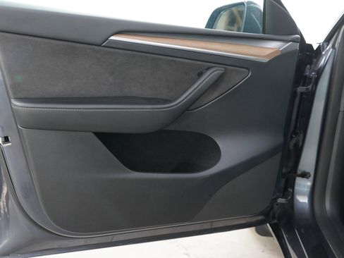 Used 2023 Tesla Model Y Long Range AWD/4WD image 19