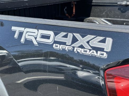 Used 2019 Toyota Tacoma TRD Off-Road image 10