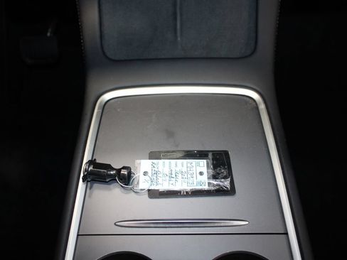 Used 2024 Tesla Model Y Long Range AWD/4WD image 15