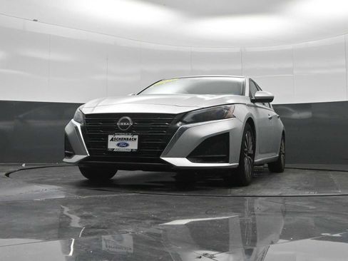 Used 2023 Nissan Altima 2.5 SV FWD image 49