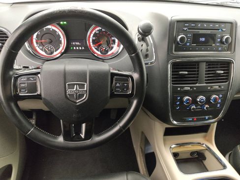 Used 2017 Dodge Grand Caravan SXT image 22