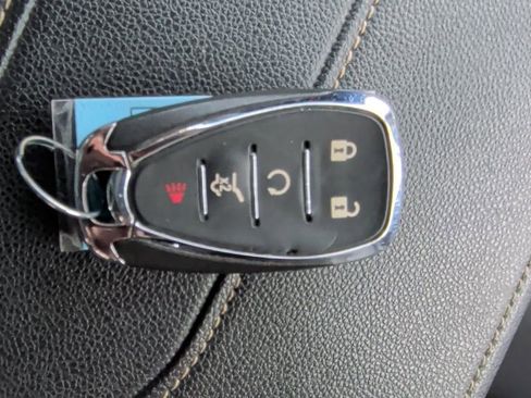 Used 2023 Chevrolet Traverse LT image 51