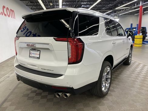 Used 2021 GMC Yukon Denali w/ Denali Premium Package image 10