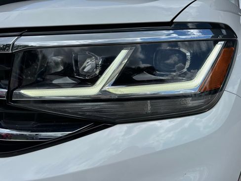 Used 2021 Volkswagen Atlas SEL R-Line FWD image 11