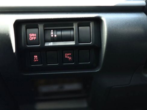 Used 2019 Subaru Crosstrek 2.0i Limited w/ Moonroof Package w/Navigation image 18