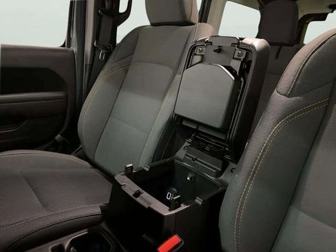 Used 2024 Jeep Wrangler Unlimited image 8