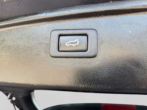 Used 2016 Subaru Outback 3.6R Limited AWD/4WD image 19
