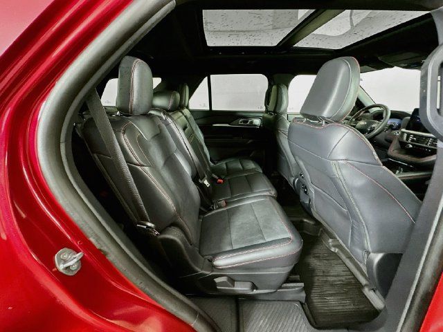 Certified 2025 Ford Explorer ST AWD/4WD image 34