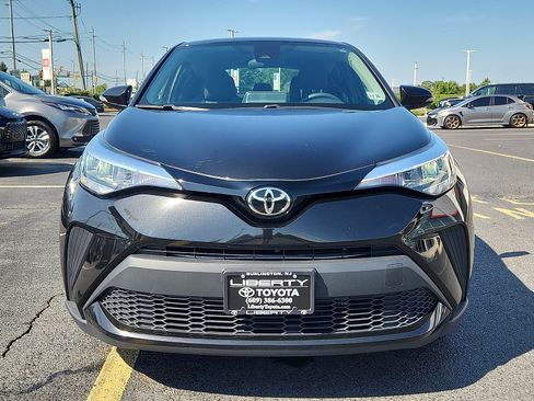 Used 2021 Toyota C-HR LE FWD image 2
