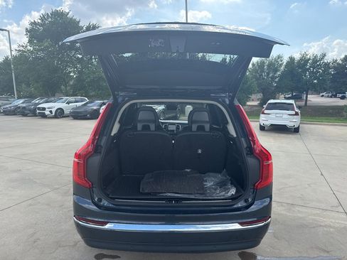 Certified 2024 Volvo XC90 T8 Plus w/ Protection Package AWD/4WD image 8