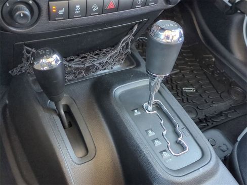 Used 2017 Jeep Wrangler Unlimited Sport image 18