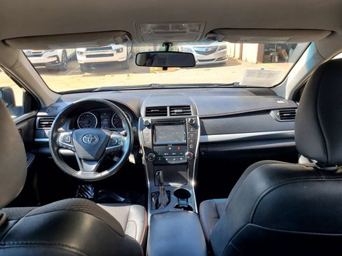 Used 2016 Toyota Camry SE FWD image 3