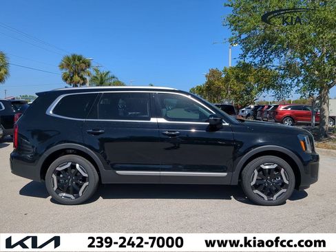 New 2025 Kia Telluride S image 4