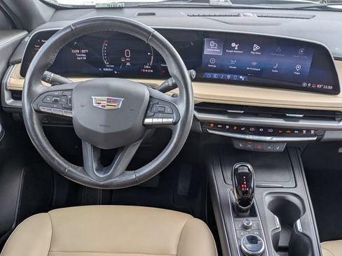 Used 2024 Cadillac XT4 Luxury w/ Cold Weather Package FWD image 31
