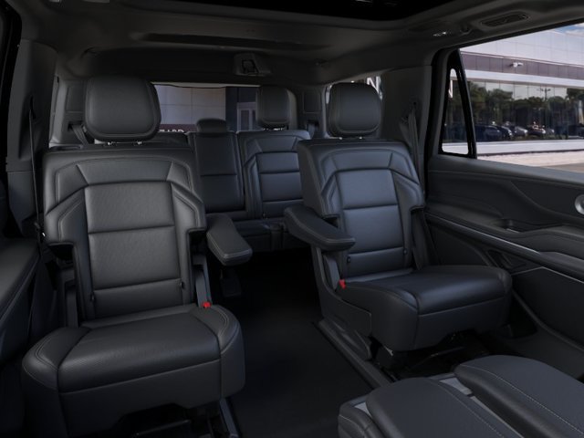 New 2026 Lincoln Navigator Reserve w/ Jet Appearance Package AWD/4WD image 11