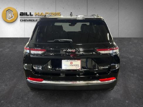 Used 2023 Jeep Grand Cherokee Laredo AWD/4WD image 11