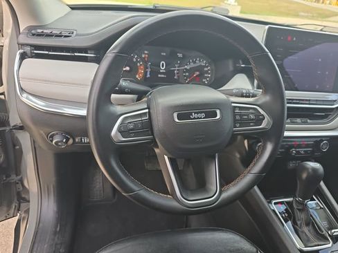 Used 2022 Jeep Compass Limited image 16