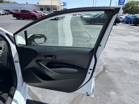 Used 2025 Toyota Corolla LE FWD image 15