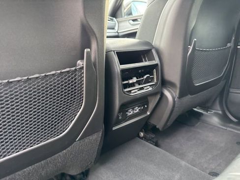 Used 2024 Jeep Grand Cherokee Limited w/ Luxury Tech Group II image 20