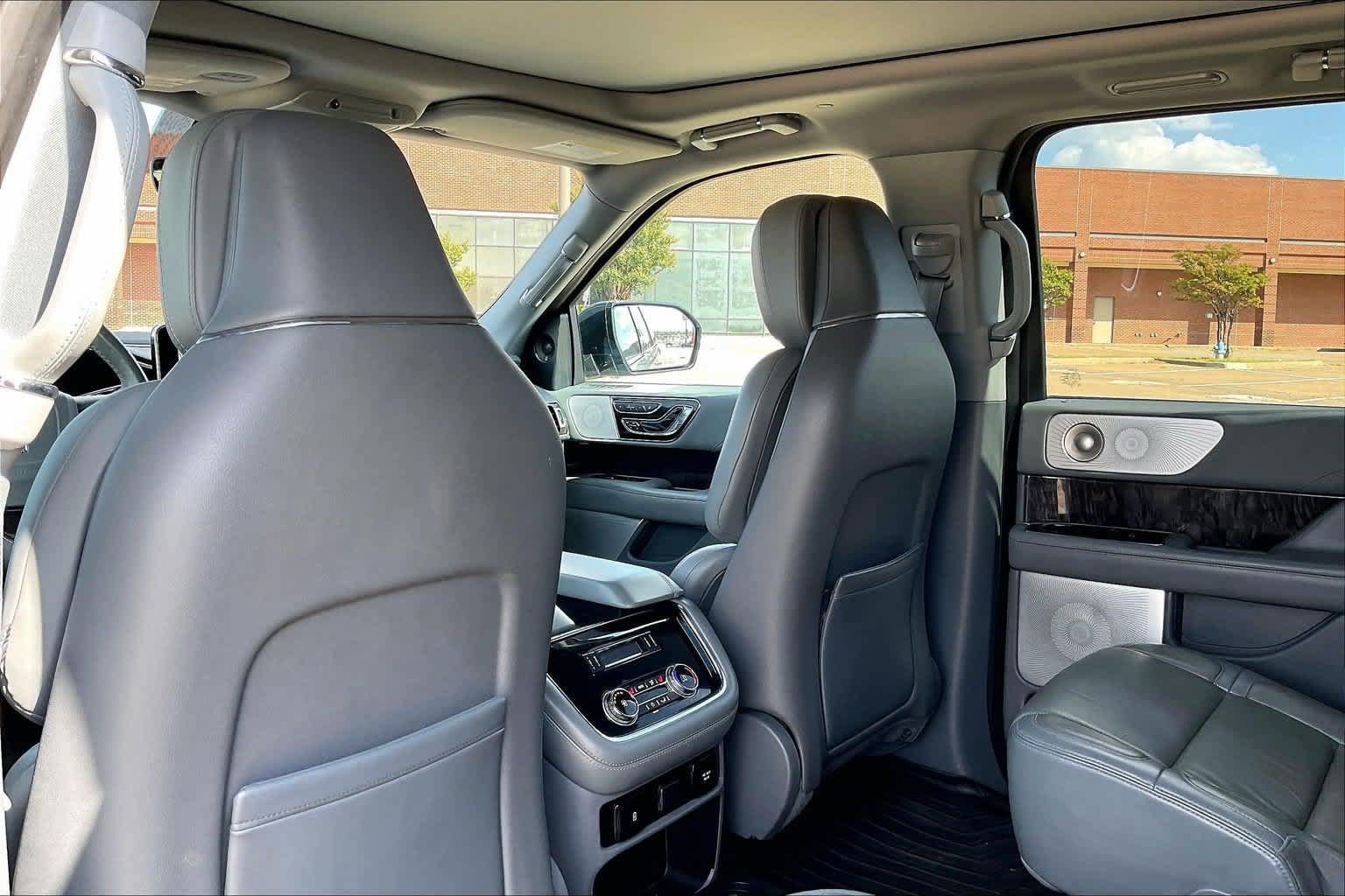 Used 2020 Lincoln Navigator L Reserve w/ Luxury Package AWD/4WD image 10