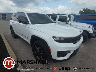 Used 2024 Jeep Grand Cherokee Altitude