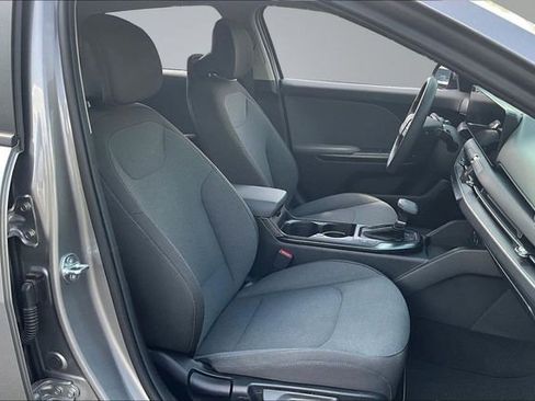 Used 2025 Kia K4 FWD image 26