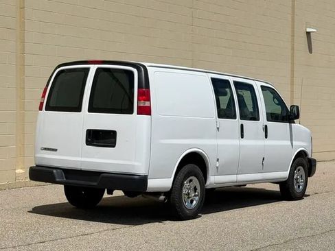 Used 2007 Chevrolet Express 1500 RWD image 16